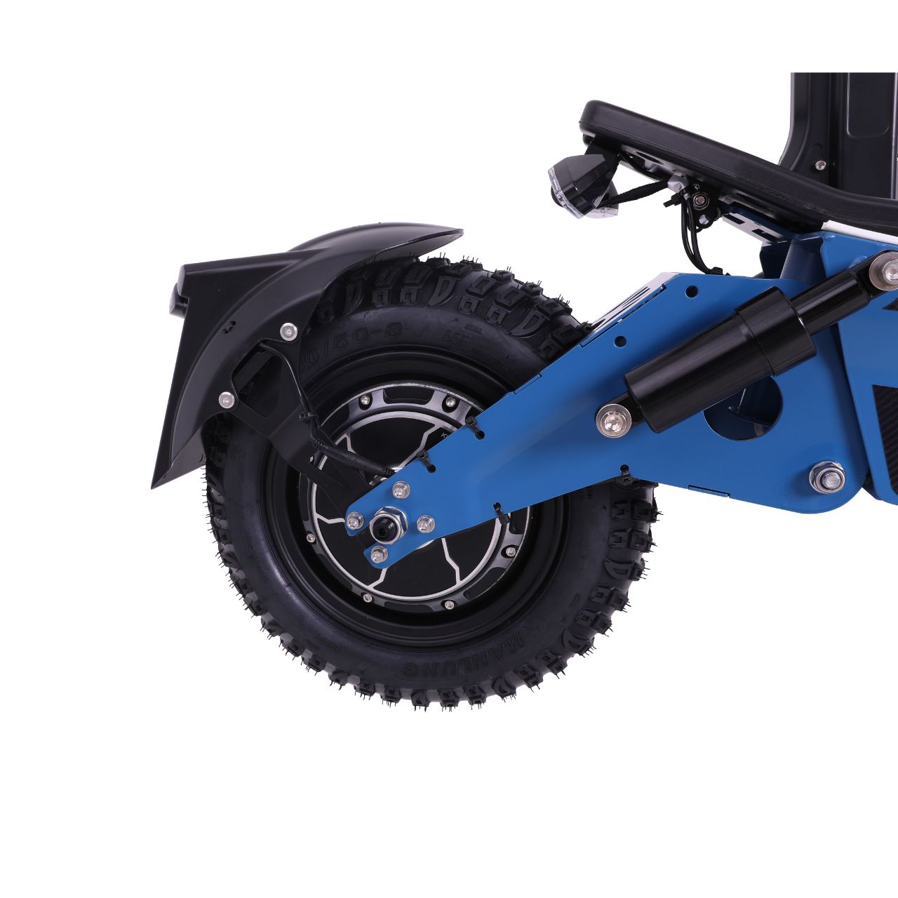 Detailaufnahme des Hinterrads des WANDLER Elektrorollers Allrad - 45 km/h, designed für hervorragende Leistung, präsentiert von WANDLER A/E.